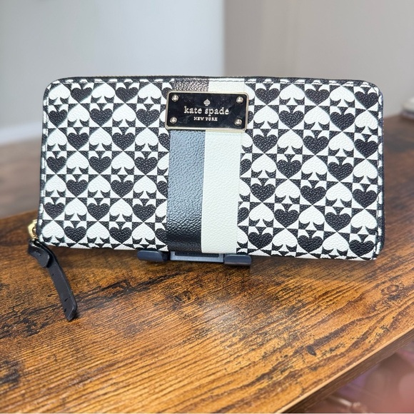 NWT Kate Spade Vibrant Black/White Neda Wallet - Picture 1 of 5